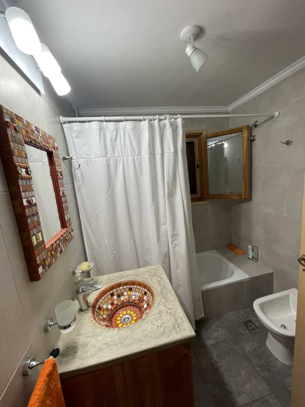 Baño de la Cabaña Ciprés